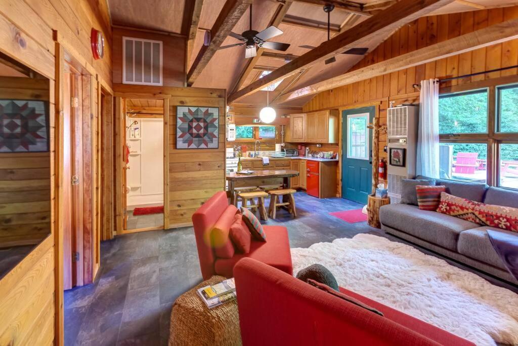 Вилла Bluestone Log Cabin Margaretville Экстерьер фото